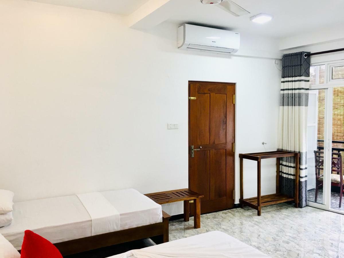 Jenushi Homestay แคนดี้ ภายนอก รูปภาพ