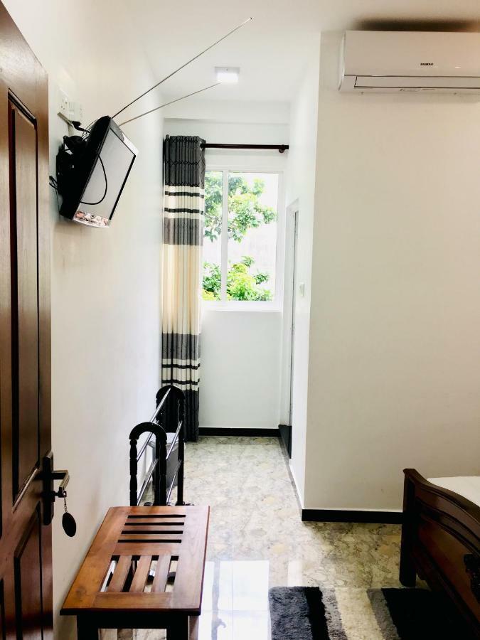 Jenushi Homestay แคนดี้ ภายนอก รูปภาพ